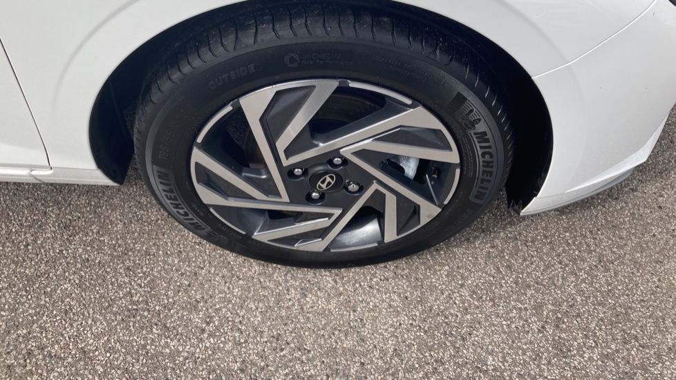 Hyundai i20 1.0T GDi Advance [Nav] 5dr Petrol Hatchback - Image 33