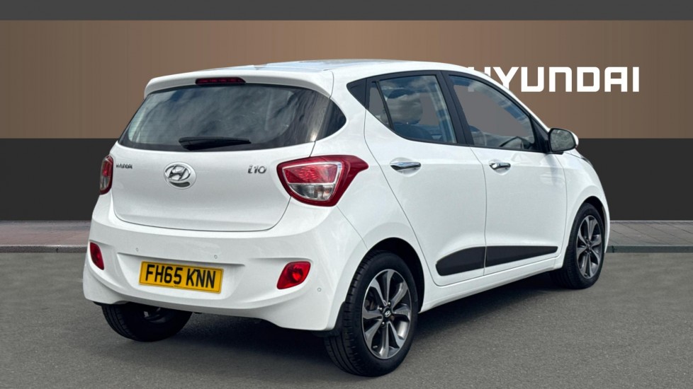 Hyundai i10 1.2 Premium SE 5dr Petrol Hatchback - Image 2
