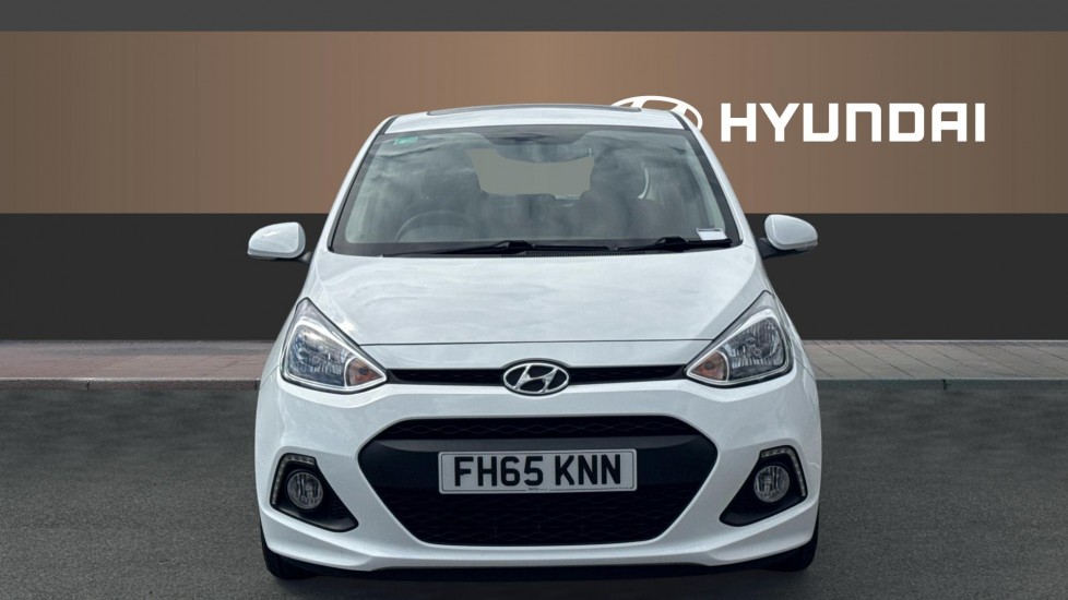 Hyundai i10 1.2 Premium SE 5dr Petrol Hatchback - Image 3