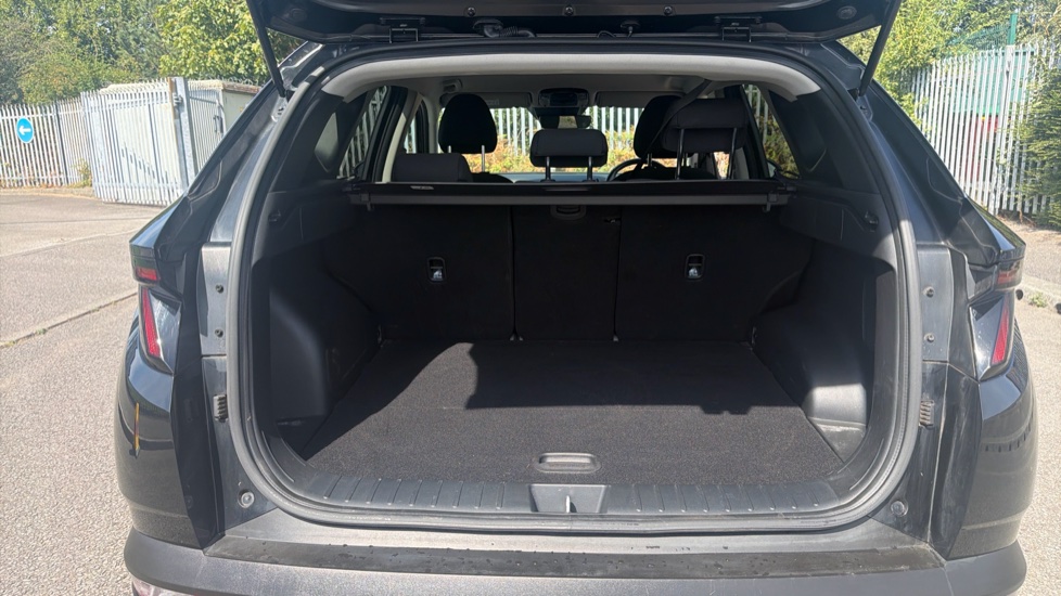 Hyundai TUCSON 1.6 TGDi Premium 5dr 2WD Petrol Estate - Image 4