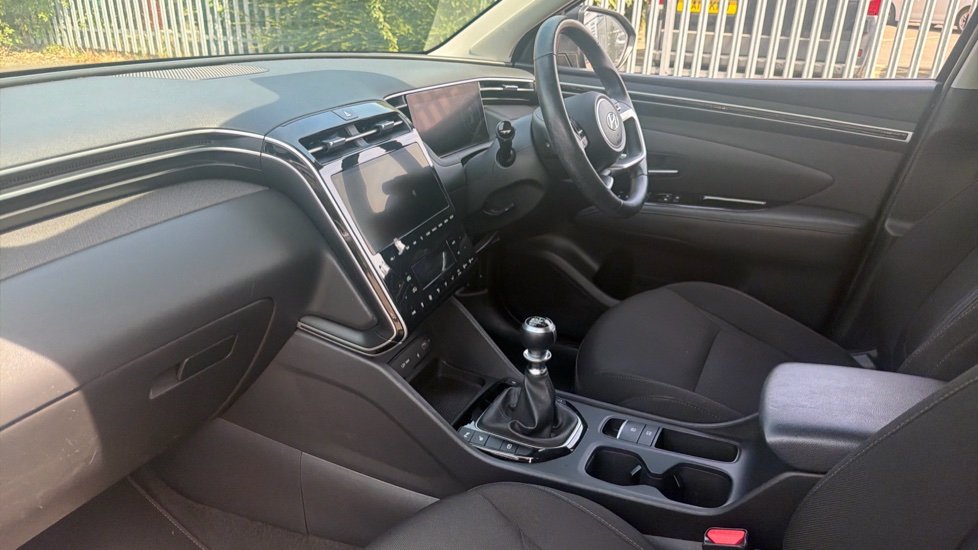 Hyundai TUCSON 1.6 TGDi Premium 5dr 2WD Petrol Estate - Image 9