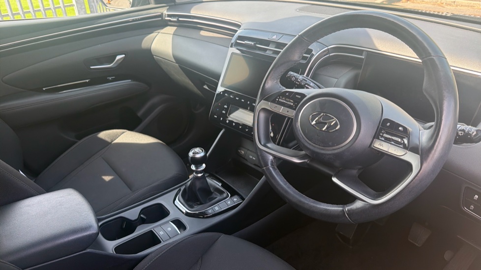 Hyundai TUCSON 1.6 TGDi Premium 5dr 2WD Petrol Estate - Image 11