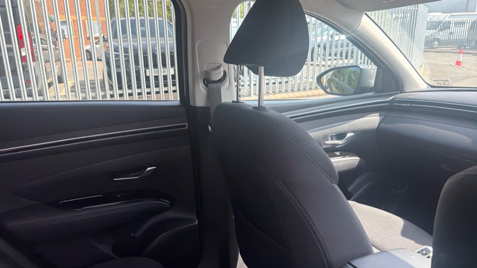 Hyundai TUCSON 1.6 TGDi Premium 5dr 2WD Petrol Estate - Image 27