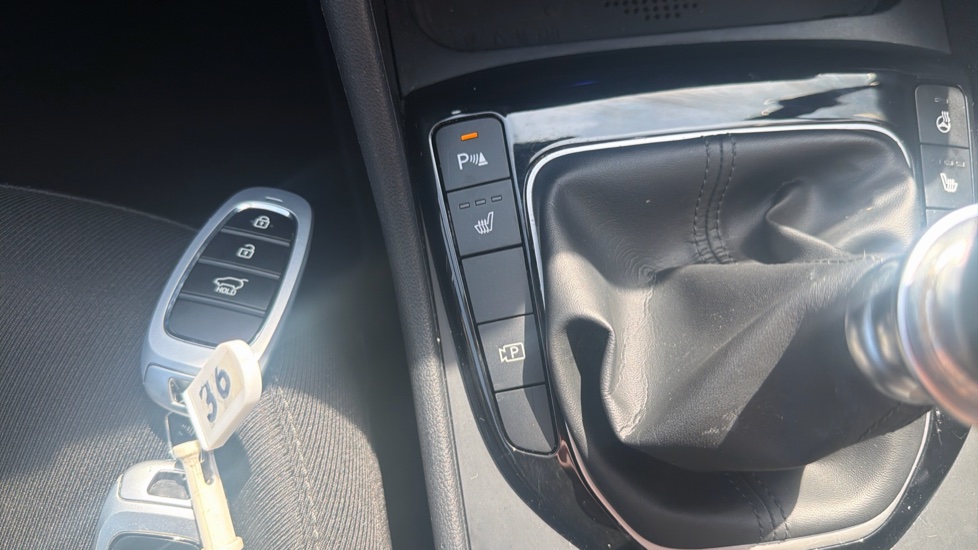 Hyundai TUCSON 1.6 TGDi Premium 5dr 2WD Petrol Estate - Image 32
