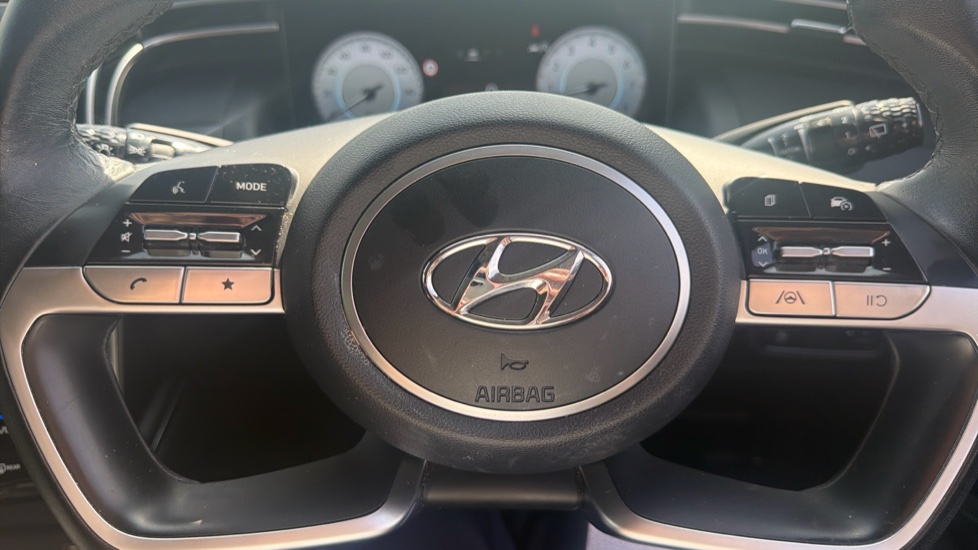 Hyundai TUCSON 1.6 TGDi Premium 5dr 2WD Petrol Estate - Image 36