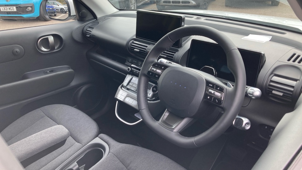 Hyundai INSTER 85kW 02 49kWh 5dr Auto Electric Hatchback - Image 11