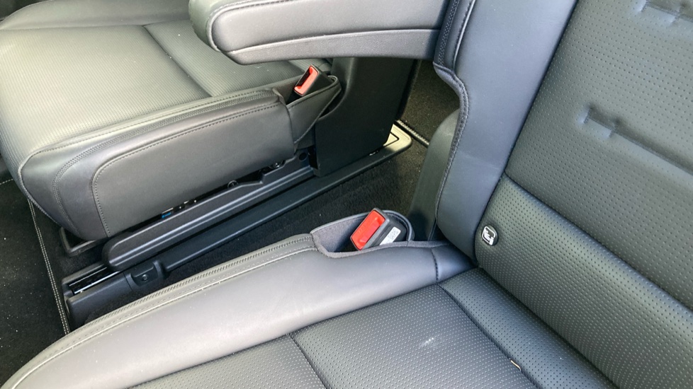 Hyundai SANTA FE 1.6 TGDi PHEV Calligraphy 5dr 4WD Auto [6 Seats] Estate - Image 17