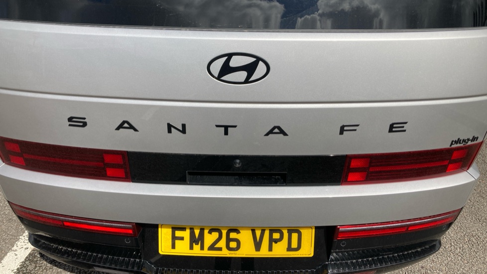 Hyundai SANTA FE 1.6 TGDi PHEV Calligraphy 5dr 4WD Auto [6 Seats] Estate - Image 21