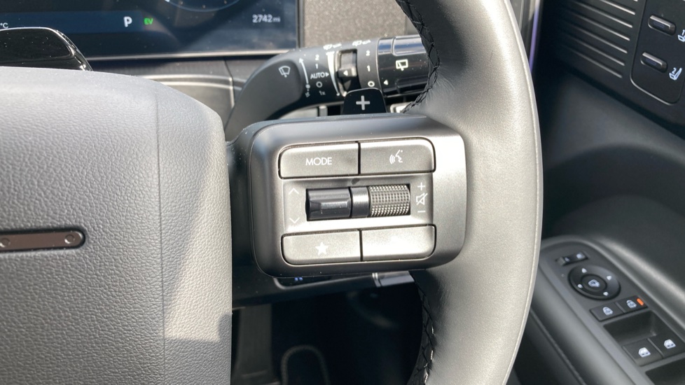 Hyundai SANTA FE 1.6 TGDi PHEV Calligraphy 5dr 4WD Auto [6 Seats] Estate - Image 40