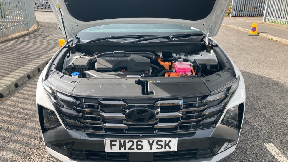 Hyundai TUCSON 1.6T 239 Hybrid Black Line 5dr Auto Hybrid Estate - Image 8