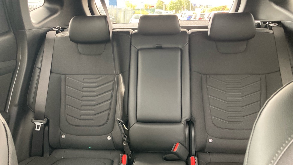 Hyundai TUCSON 1.6T 239 Hybrid Black Line 5dr Auto Hybrid Estate - Image 15