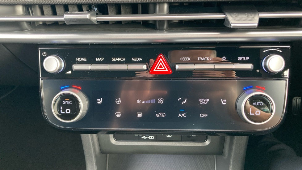 Hyundai TUCSON 1.6T 239 Hybrid Black Line 5dr Auto Hybrid Estate - Image 31
