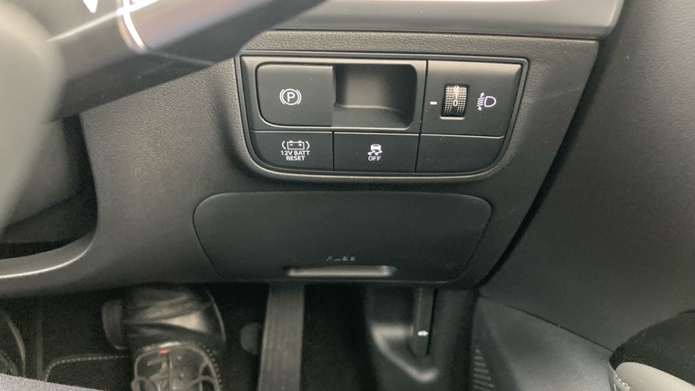 Hyundai TUCSON 1.6T 239 Hybrid Black Line 5dr Auto Hybrid Estate - Image 40