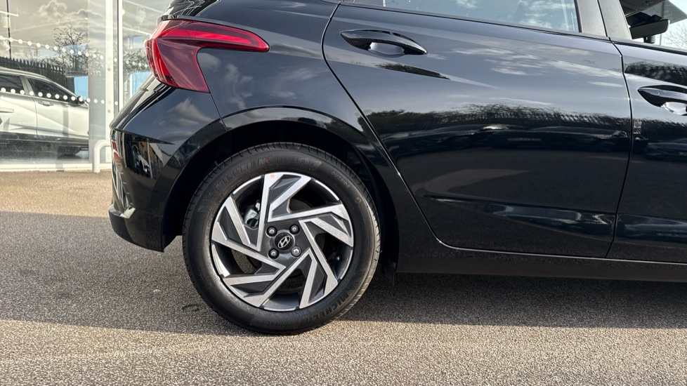 Hyundai i20 1.0T GDi Advance [Nav] 5dr Petrol Hatchback - Image 7