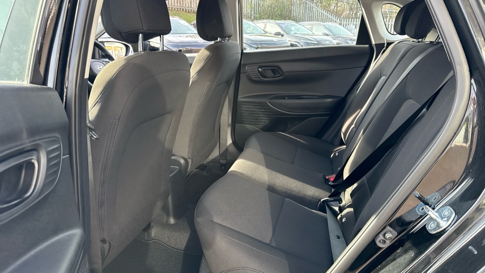Hyundai i20 1.0T GDi Advance [Nav] 5dr Petrol Hatchback - Image 16