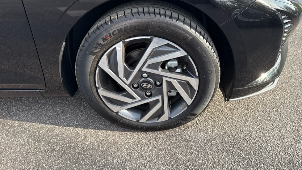 Hyundai i20 1.0T GDi Advance [Nav] 5dr Petrol Hatchback - Image 39