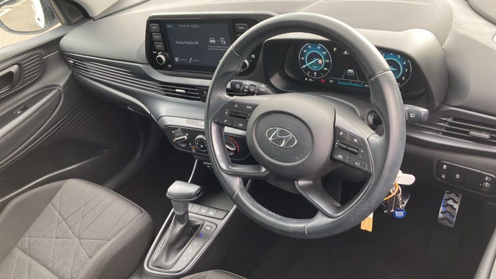 Hyundai BAYON 1.0 TGDi 48V MHEV SE Connect 5dr DCT Petrol Hatchback - Image 11