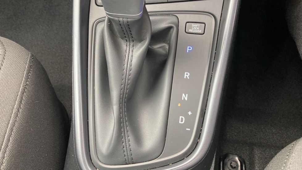Hyundai BAYON 1.0 TGDi 48V MHEV SE Connect 5dr DCT Petrol Hatchback - Image 21