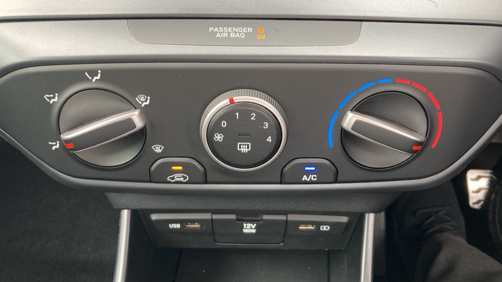 Hyundai BAYON 1.0 TGDi 48V MHEV SE Connect 5dr DCT Petrol Hatchback - Image 24