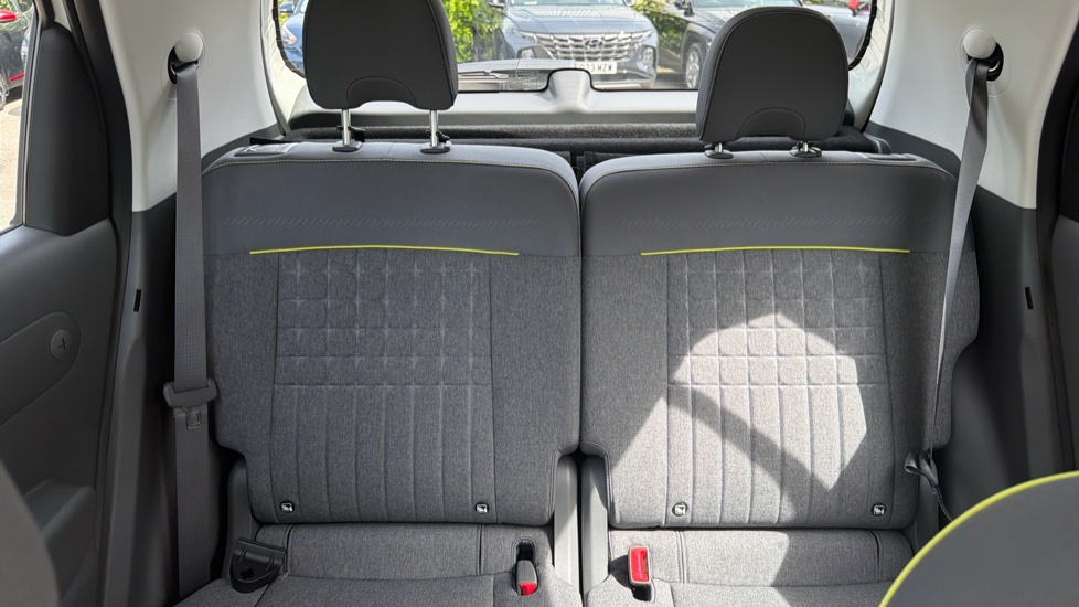 Hyundai INSTER 85kW Cross 49kWh 5dr Auto Electric Hatchback - Image 15