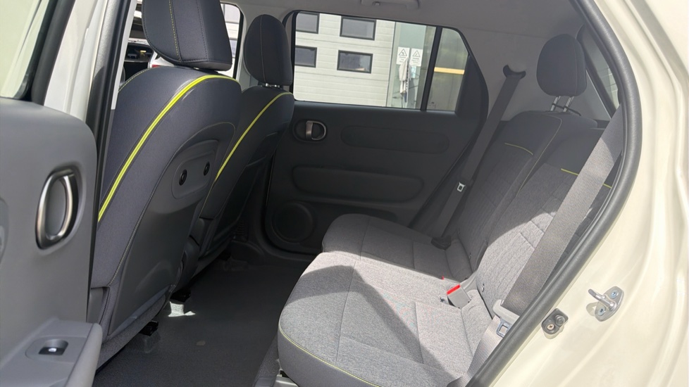 Hyundai INSTER 85kW Cross 49kWh 5dr Auto Electric Hatchback - Image 16
