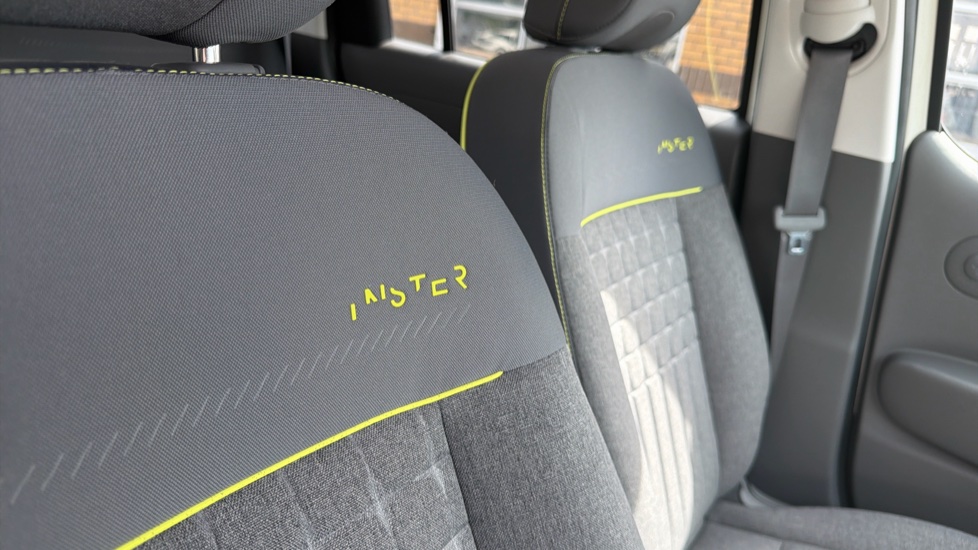 Hyundai INSTER 85kW Cross 49kWh 5dr Auto Electric Hatchback - Image 24