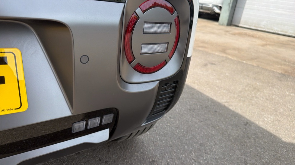 Hyundai INSTER 85kW Cross 49kWh 5dr Auto Electric Hatchback - Image 26