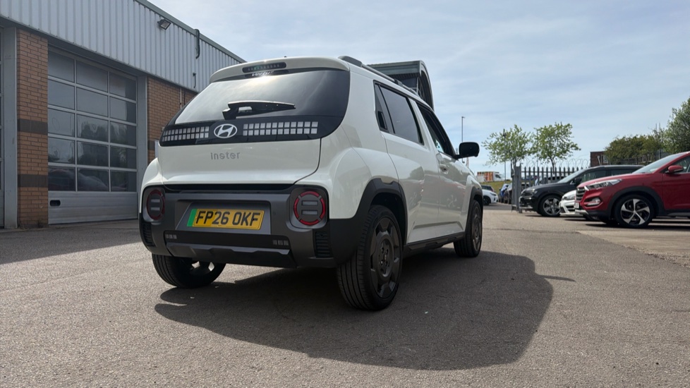 Hyundai INSTER 85kW Cross 49kWh 5dr Auto Electric Hatchback - Image 29