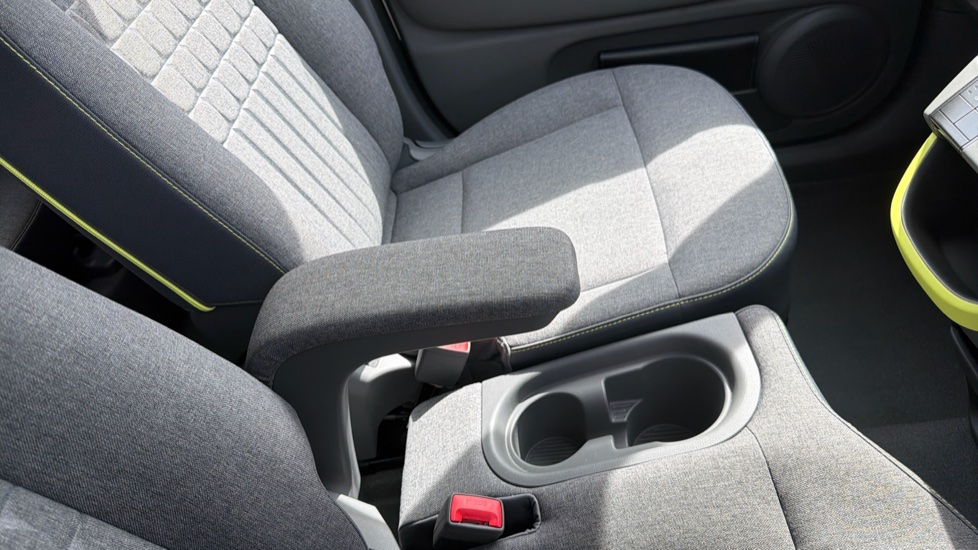 Hyundai INSTER 85kW Cross 49kWh 5dr Auto Electric Hatchback - Image 37