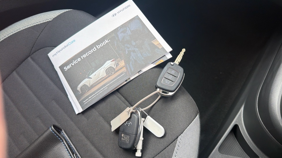 Hyundai i10 1.0 [63] Advance 5dr Auto [Nav] Petrol Hatchback - Image 19