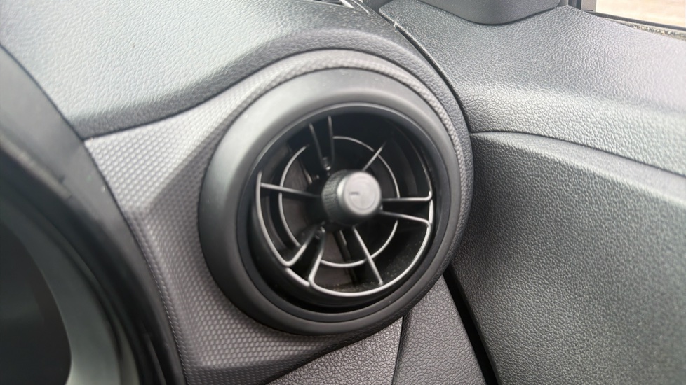 Hyundai i10 1.0 [63] Advance 5dr Auto [Nav] Petrol Hatchback - Image 33