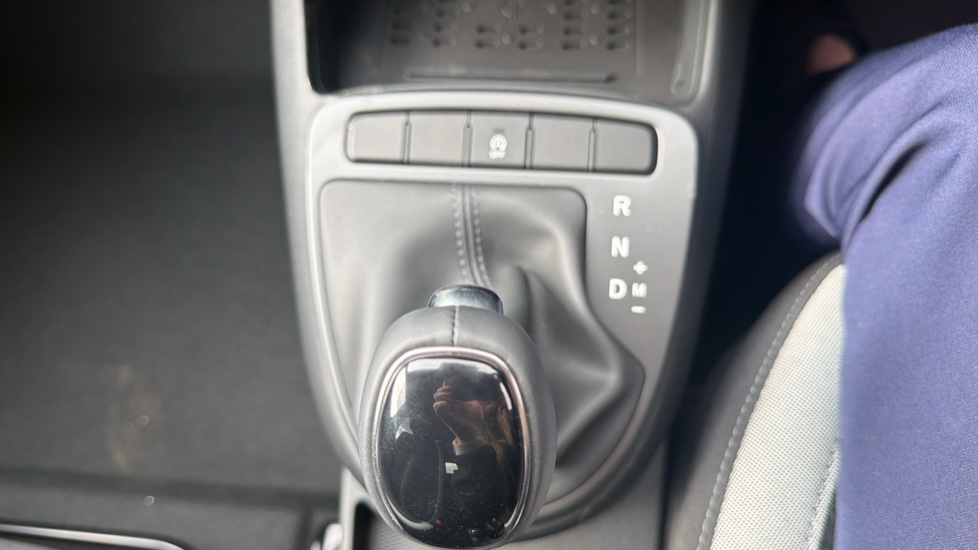 Hyundai i10 1.0 [63] Advance 5dr Auto [Nav] Petrol Hatchback - Image 37