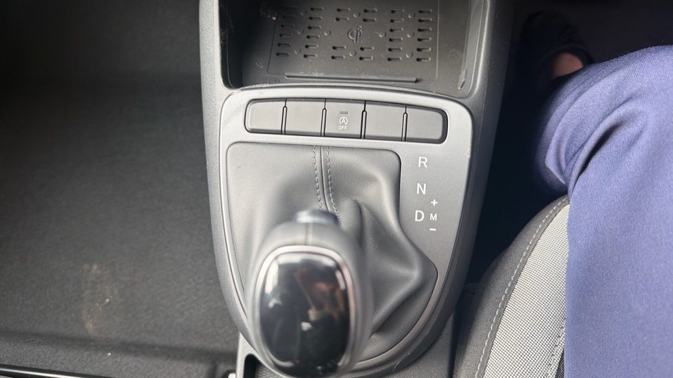 Hyundai i10 1.0 [63] Advance 5dr Auto [Nav] Petrol Hatchback - Image 38