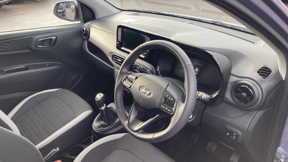Hyundai i10 1.0 [63] Advance 5dr [Nav] Petrol Hatchback - Image 11