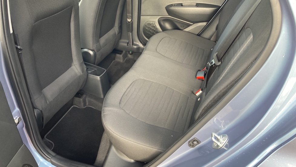 Hyundai i10 1.0 [63] Advance 5dr [Nav] Petrol Hatchback - Image 16