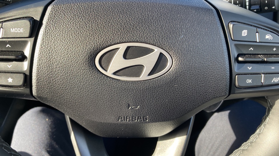 Hyundai i10 1.0 [63] Advance 5dr [Nav] Petrol Hatchback - Image 35