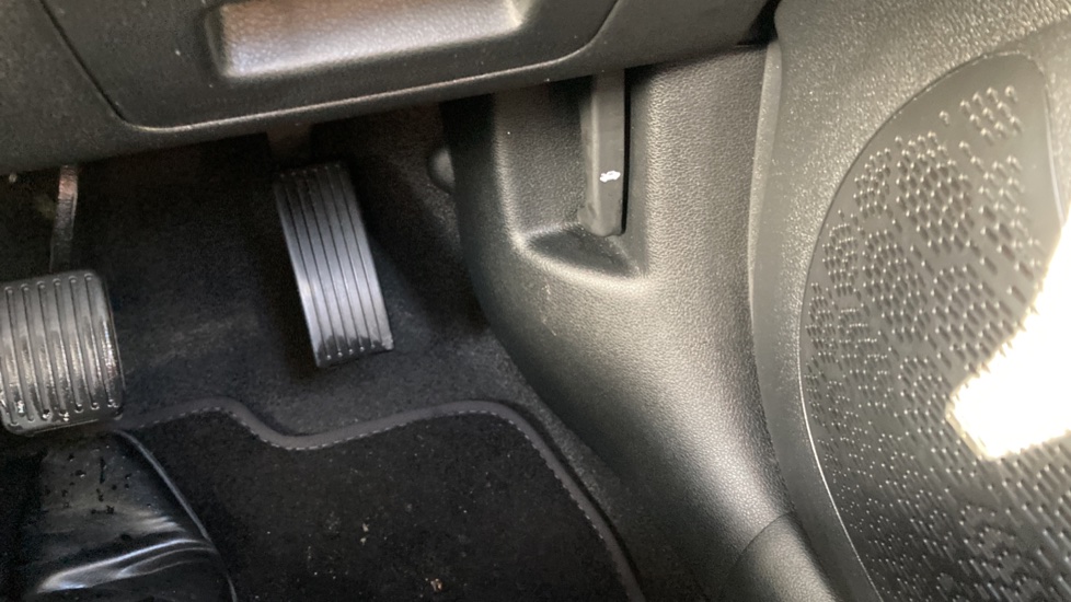 Hyundai i10 1.0 [63] Advance 5dr [Nav] Petrol Hatchback - Image 40