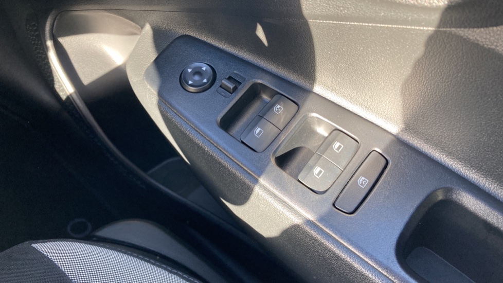 Hyundai i10 1.0 [63] Advance 5dr [Nav] Petrol Hatchback - Image 41