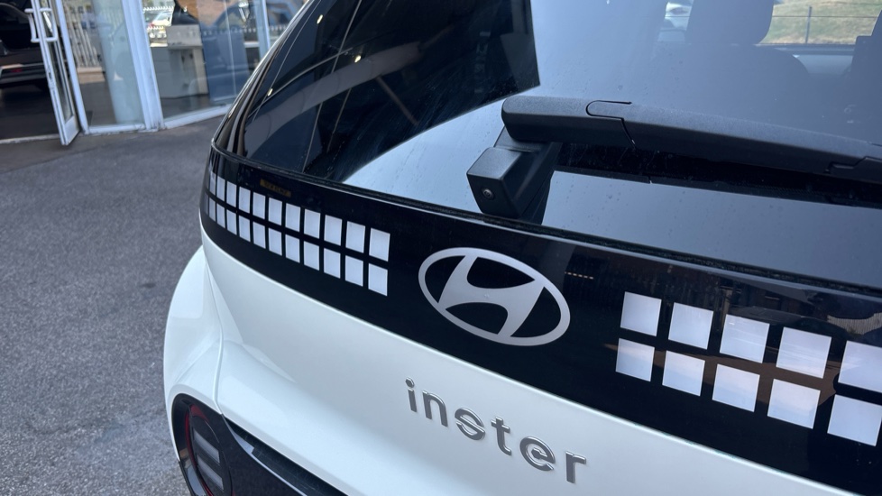 Hyundai INSTER 85kW 02 49kWh 5dr Auto Electric Hatchback - Image 23