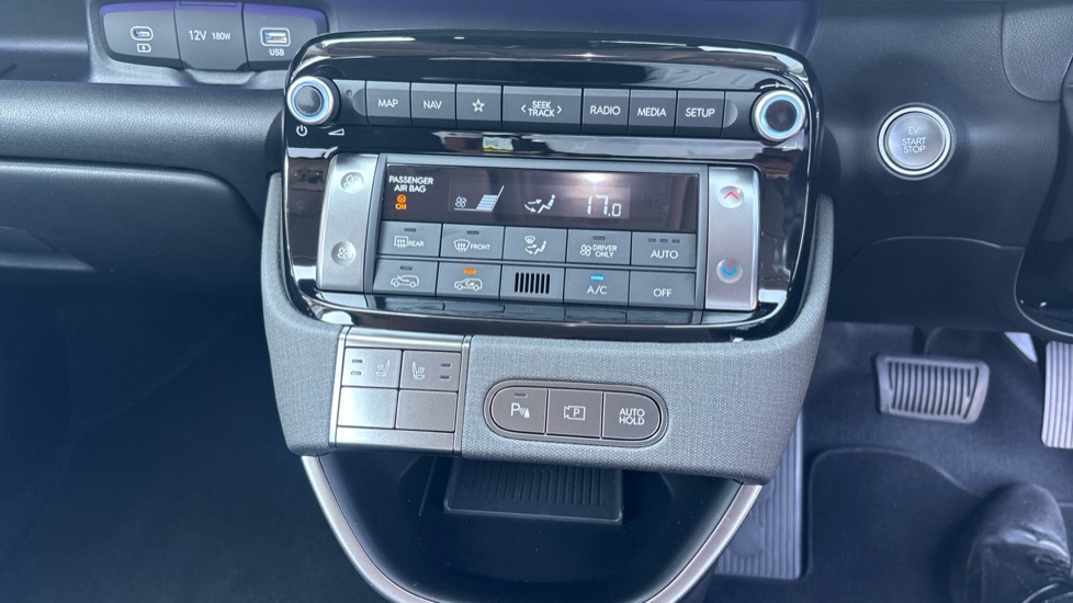 Hyundai INSTER 85kW 02 49kWh 5dr Auto Electric Hatchback - Image 29