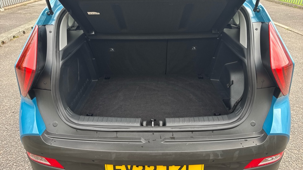 Hyundai BAYON 1.0 TGDi 48V MHEV Premium 5dr Petrol Hatchback - Image 4