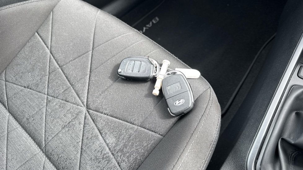 Hyundai BAYON 1.0 TGDi 48V MHEV Premium 5dr Petrol Hatchback - Image 20