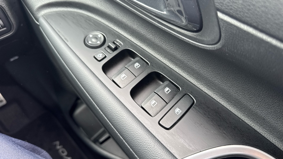 Hyundai BAYON 1.0 TGDi 48V MHEV Premium 5dr Petrol Hatchback - Image 21