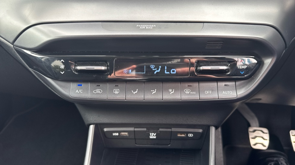 Hyundai BAYON 1.0 TGDi 48V MHEV Premium 5dr Petrol Hatchback - Image 30