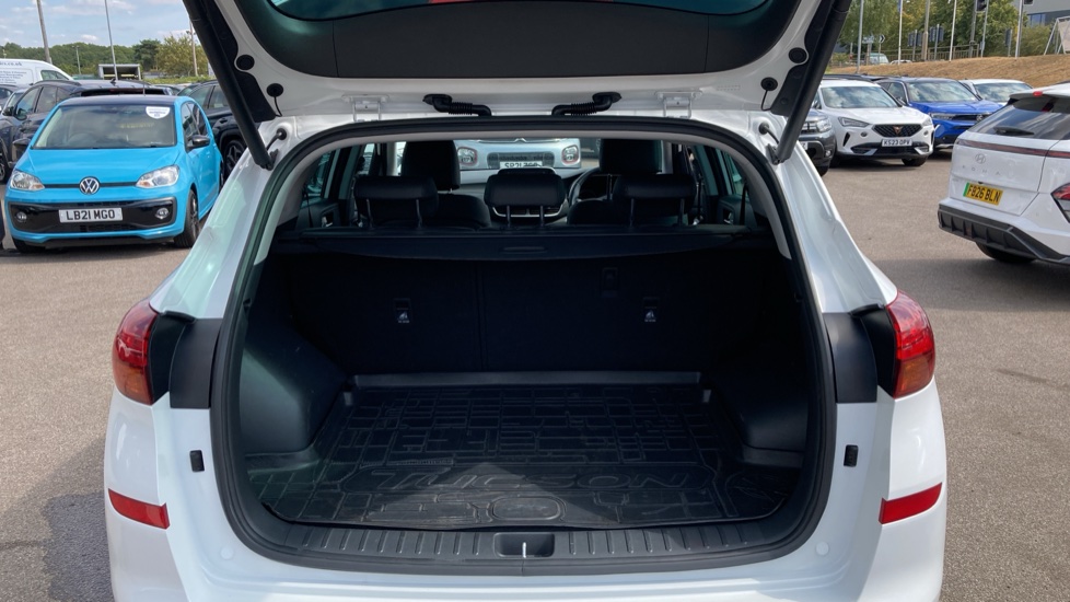 Hyundai TUCSON 1.6 CRDi 136 Premium SE 5dr 2WD Diesel Estate - Image 4