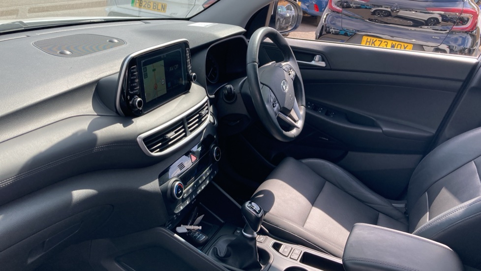 Hyundai TUCSON 1.6 CRDi 136 Premium SE 5dr 2WD Diesel Estate - Image 9