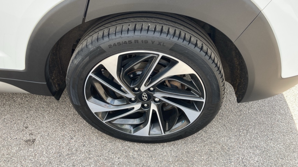 Hyundai TUCSON 1.6 CRDi 136 Premium SE 5dr 2WD Diesel Estate - Image 22