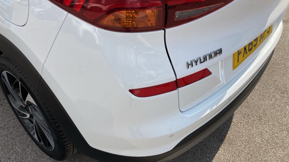 Hyundai TUCSON 1.6 CRDi 136 Premium SE 5dr 2WD Diesel Estate - Image 23