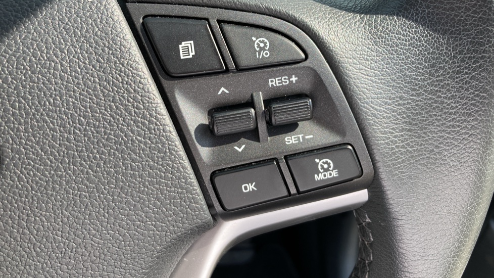 Hyundai TUCSON 1.6 CRDi 136 Premium SE 5dr 2WD Diesel Estate - Image 37