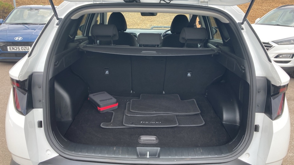 Hyundai TUCSON 1.6 TGDi Hybrid 230 Premium 5dr 2WD Auto Hybrid Estate - Image 4